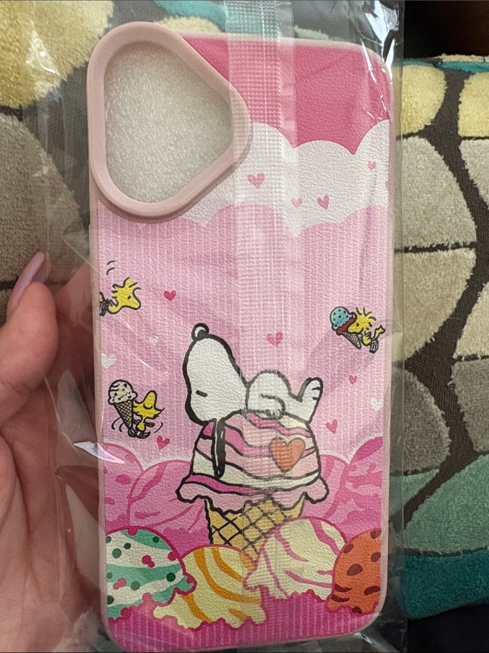 NWTS Pink Ice Cream Snoopy (IPhone 16 Plus)